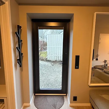 Quiet And Modern With Parking - Close To Stavanger *